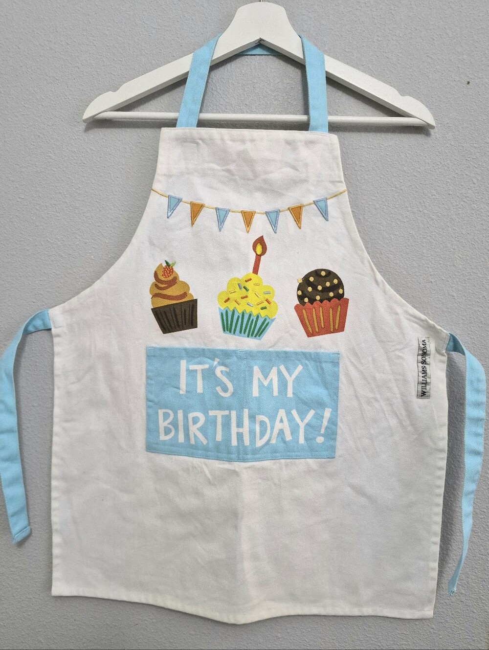 Williams Sonoma Kids 'Its My Birthday!' White Cupcake Canvas Apron